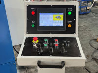 Machine à cintrer les tôles hydraulique automatique à 4 rouleaux, système à engrenages pour le traitement des tôles en acier inoxydable et en acier au carbone
