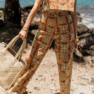 Pantalones Anchos Clásicos con Estampado Hawaiano de Diseño de Fábrica, Pantalones Anchos de Lino de Alta Calidad para Mujer - Product Image 2