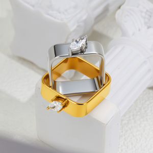 Bague large carrée tendance et élégante en acier inoxydable plaqué or 18 carats pour femme, sertie de zircon marquise - Product Image 2