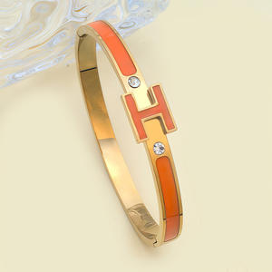 Bracelet de luxe classique rétro en acier inoxydable et titane avec boucle de marque - Product Image 3