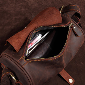 Sac bandoulière cylindrique vintage en cuir Crazy Horse pour homme, en cuir de vachette véritable, léger et imperméable - Product Image 6