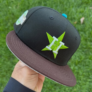 Producto Popular <span class=keywords><strong>59</strong></span> <span class=keywords><strong>Fifty</strong></span> Gorras Visera Plana A-Frame, Gorra Rígida Ajustada, Bicolor Negro y Marrón, Bordado de Estrella Verde Neón, Unisex - Product Image 1