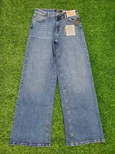 Pantalon en jean évasé pour femme Stockify, très demandé, coupe tendance à jambe large, vêtement décontracté, disponible à prix compétitif - Product Image 3
