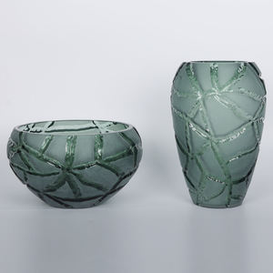 Jarrón de Vidrio de Lujo Hecho a Mano, Verde Mate, Minimalista, Moderno, Decoración del Hogar, Recipiente Floral, Calidad Resistente, Hermético, para Mesa de Sala de Estar - Product Image 3