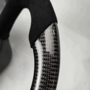 Volant en fibre de carbone haute brillance pour <span class=keywords><strong>Dodge</strong></span> Challenger <span class=keywords><strong>Charger</strong></span> 2015-2023, cuir perforé résistant à la transpiration, personnalisé - Product Image 3
