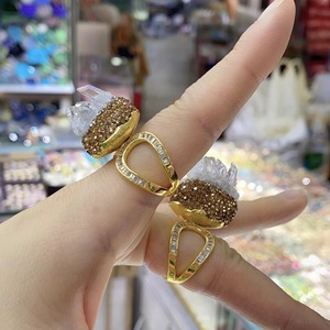 Anneaux de quarts clairs de luxe LS-C1326 beaux bijoux bague de style à la mode design cool bague plaquée or pour femmes et hommes - Product Image 2