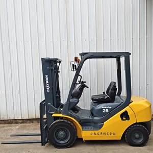 Montacargas Komatsu Usado de Alta Calidad, Capacidad de Carga de 2.5 Toneladas, Montacargas Diésel, Elevación de 3 m, Montacargas de Batería con Accesorios - Product Image 5