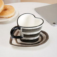 Haute qualité peint à la main bleu ciel blanc nuage tasse à café en céramique soucoupe Source usine tenue dans la main après-midi tasse à thé soucoupe