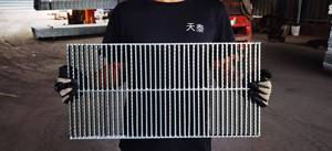 <span class=keywords><strong>Grille</strong></span> de drainage pour allée en acier galvanisé anti-corrosion durable pour canaux de drainage extérieurs - Product Image 2