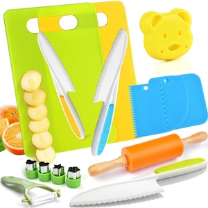 17 Piece Plastic Knife Set For Kids With Cutting Board And Fruit Veg Tools Safe Early Education Kitchen Play Set - Product Image 2