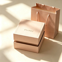 Boîte cadeau personnalisée en carton rigide magnétique, petite, faite à la main, avec coton perlé pour bijoux et boucles d'oreilles