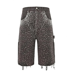 Shorts en jean vieilli personnalisés pour hommes, style vintage, coupe ample, délavé à l'acide, avec ourlet brut, entièrement orné de strass, en toile de coton - Product Image 1
