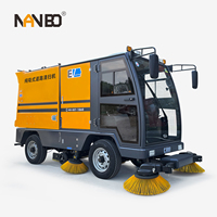 Nettoyeur électrique C220 Ride-On Street & Garden avec 4 brosses latérales Balayage efficace du sol routier
