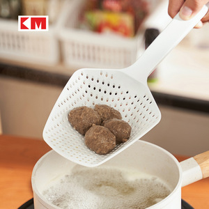 Grande passoire en nylon avec long manche pour boulettes, viandes, légumes, œufs – Égouttoir de cuisine avec design perforé - Product Image 4