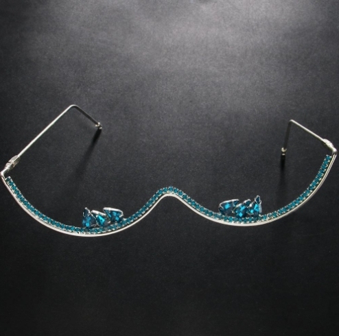 European American Retro Small Sunglasses with Rhinestone Detail Polarized Lenses Styling Glasses
