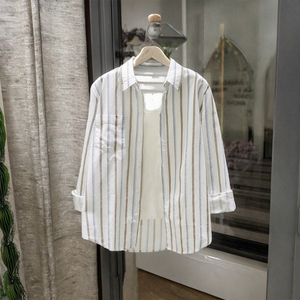 เสื้อเชิ้ตผู้หญิงลายทางสไตล์ลำลองทรงปกติ ผ้าโพลีเอสเตอร์ระบายอากาศดี แฟชั่นใหม่ประจำฤดูใบไม้ร่วงปี 2026 จาก Boutique Wholesale - Product Image 3