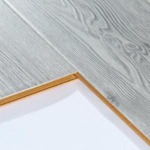 China Preço barato Ac3 Ac4 Ac5 Clique HDF 8mm 10mm 12mm Grosso Branco Cinza Escuro Carvalho Impermeável Piso Laminado De Madeira