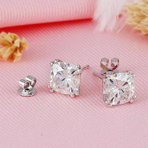 Boucles d'oreilles clous classiques en or blanc avec strass en cristal, sertissage griffe en argent 925, bijoux de mariage géométriques pour femme - Product Image 3