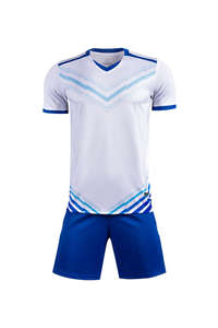 2025 индивидуальная сублимационная 100% униформа из полиэстера, Футбольная майка, тренировочные шорты, комплекты командного футбола - Product Image 2