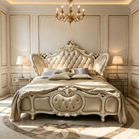 Lit King Size en Bois Massif Sculpté Style Château Royal avec Tête de Lit Rembourrée en Cuir de Vachette Champagne et Boutons – Ensembles de Chambre à Coucher