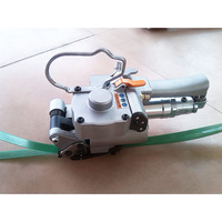 Machine de cerclage pneumatique robuste avec tension rapide pour bobines d'acier et paquets de bois