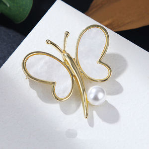 韓国ファッションダイヤモンドパールシリーズブローチメンズ女性の蝶の花の形結婚式合金材料 - Product Image 4