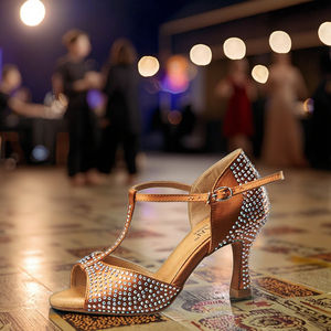 Sepatu dansa Rumba wanita, sepatu dansa Rumba, mode gesper mudah, sepatu <span class=keywords><strong>Tango</strong></span> Ballroom t-strap Stone kristal bersinar - Product Image 1