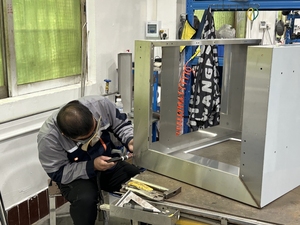 Lavavajillas Automático Bajo Encimera, Diseño Integrado para Negocios de Catering, Enjuague a Alta Temperatura que Elimina el 99.9% de las Bacterias - Product Image 1