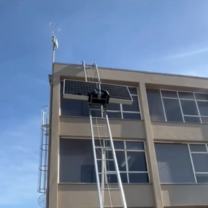 Grue élévatrice électrique automatique de 32 m pour la construction de plafonds et de toitures, capacité de levage de 500 kg, avec échelle de levage intégrée - Product Image 1