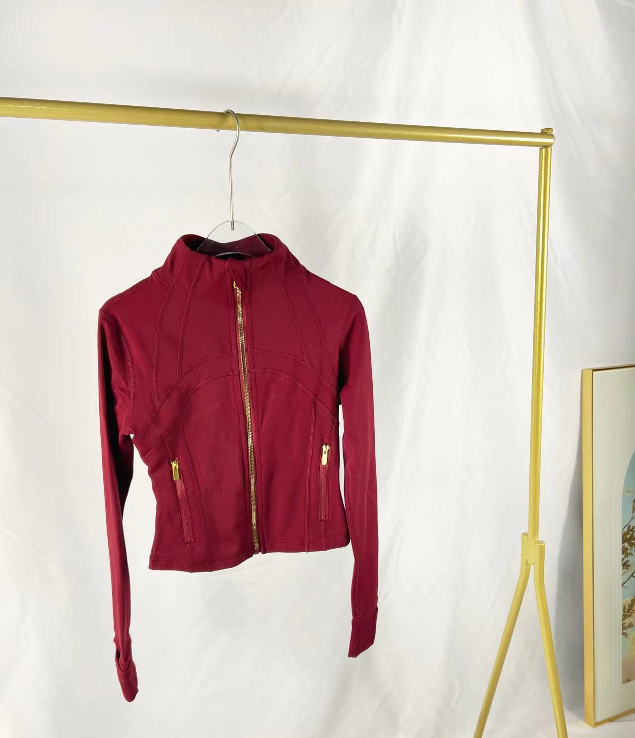 Elegant red and gold zippered short jacket