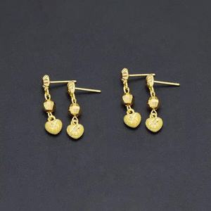 Jxx Suministro Directo, Pendientes de Corazón Chapados en Oro de Alta Calidad, Joyería Clásica de Moda con Circonita para Mujer, para Bodas y Fiestas - Product Image 1