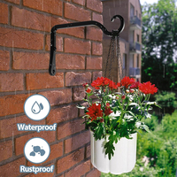 Décorez votre espace intérieur et extérieur avec un support pour plantes, un mangeoire à oiseaux, un panier à fleurs, une lanterne, des carillons éoliens, un crochet de suspension en métal