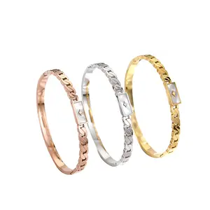 Popular Stainless Steel 18K Gold Plated Cuff Bracelet Custom Fashion White Shell Inlaid Hollow Lovers Twist Bracelet