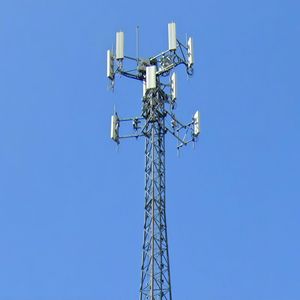 Tour de communication autoportante en treillis d'acier galvanisé à 3 pieds pour la construction de mât de téléphonie 5G et la diffusion du signal de réseau sans fil - Product Image 3