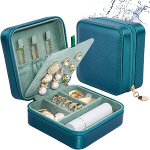 Boîte à bijoux en cuir PU vert de luxe avec estampage doré, logo personnalisé pour bijoux - Product Image 1