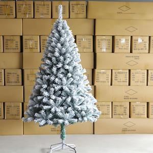 Sapin de Noël floqué avec effet neige tombante en PVC crypté - Product Image 3