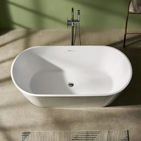 Baignoire autoportante en acrylique de forme ovale moderne avec ensemble d'accessoires de salle de bain pour la rénovation de salles de bain à domicile ou à l'hôtel
