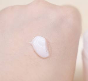 Бесплатный образец органического ухода за кожей лица, увлажняющий крем для лица с розой, крем для массажа лица - Product Image 2