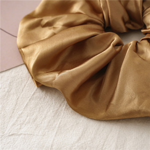 Coleteros de satén de seda suave personalizados al por mayor, extragrandes, tipo <span class=keywords><strong>donut</strong></span> y <span class=keywords><strong>para</strong></span> cola de caballo, estilo dulce <span class=keywords><strong>para</strong></span> fiestas, <span class=keywords><strong>para</strong></span> mujer - Product Image 6