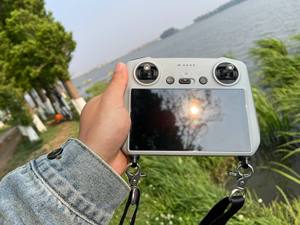 โดรน Mavic 3 Pro RC มือสอง ความละเอียด 5.1K 50 FPS กล้องสามตัว บินได้นาน 43 นาที ระยะส่งสัญญาณ 12 กม. ตัวโดรนทำจากพลาสติก พร้อมรีโมทคอนโทรล - Product Image 5