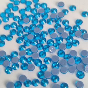 ZK gros SS6-SS30 rond <span class=keywords><strong>Strass</strong></span> chaleur fixe cristal Capri bleu <span class=keywords><strong>strass</strong></span> en vrac dos plat verre chaleur fixe <span class=keywords><strong>strass</strong></span> vêtements - Product Image 3