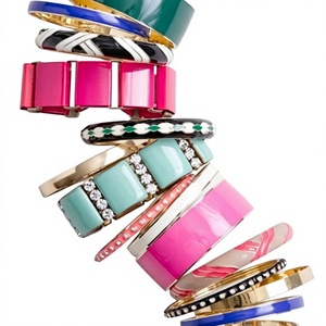 Meilleur bracelet jonc fantaisie en résine acrylique unisexe, classique et élégant, forme carrée, bijoux en résine noire pour anniversaire et fête, pour femme - Product Image 5