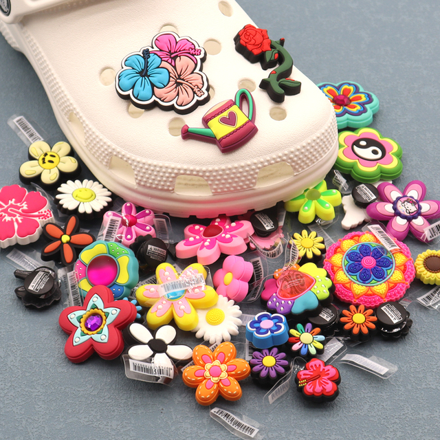 Wholesale PVC Custom Clog Custom Designer Cartoon Bulk 3D Shoe Charms
