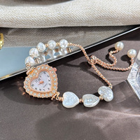 Montres à quartz tendance, élégantes, avec diamants en forme de cœur et perles, comme cadeau ou décoration pour fête d'anniversaire, souvenir pour femmes