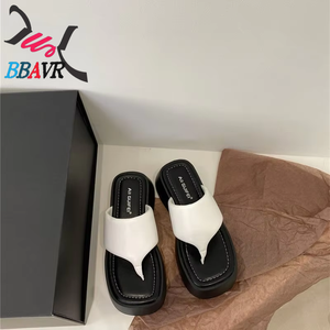 Sandalias de Plataforma con Suela Gruesa y Estampado de PU para Mujer, Estilo Veraniego, que Aumentan la Altura, Modernas, Versátiles, para la Playa y Exteriores - Product Image 3