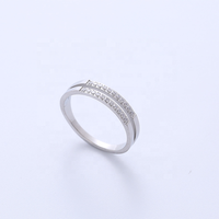 Bague en acier titane sertie de diamants à double rangée avec design de niche, bague de mode exquise pour l'index