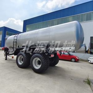 Citerne à lisier de type tracteur avec bras de remplissage automatique | Épandeur d'engrais liquide sous vide pour la gestion du fumier agricole - Product Image 4