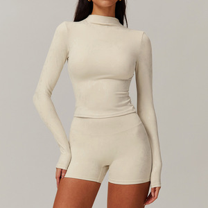 เสื้อยืดออกกำลังกายแบบแห้งเร็ว ไร้ตะเข็บ คอกลม ทรงเข้ารูป ระบายอากาศได้ดี เหมาะสำหรับโยคะ วิ่ง และออกกำลังกาย ดีไซน์แขนยาว - Product Image 5