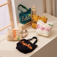 Sac fourre-tout en velours côtelé personnalisé avec nom brodé en chenille, lettrage 3D doux, mini sac à fermeture à bouton-pression avec breloque florale