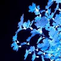 Juchen Outdoor Hochzeits-Straßendekoration Weißer Künstlicher Plastik IP65-zertifizierter 2m Ahorn Weihnachtsbaum LED-Anzeigebildschirm Ra70